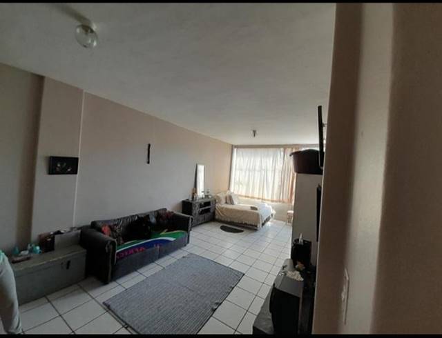 2 BEDROOM APARTMENT FOR SALE IN SYMHURST